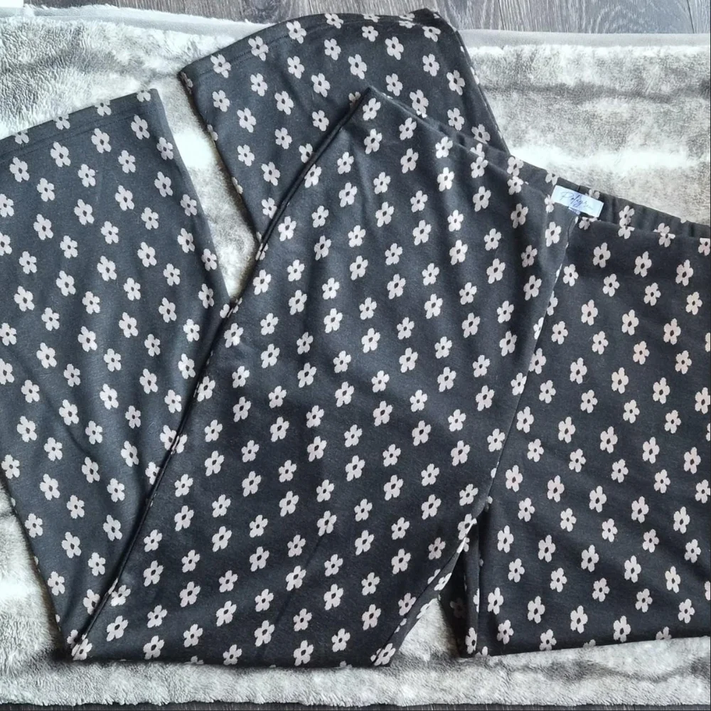 Floral Patterned Pants - Picture 1 of 3